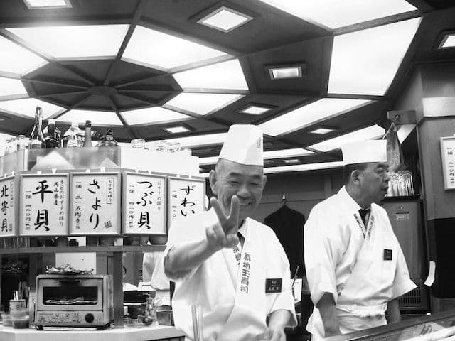 How to build a strong company culture in a restaurant business