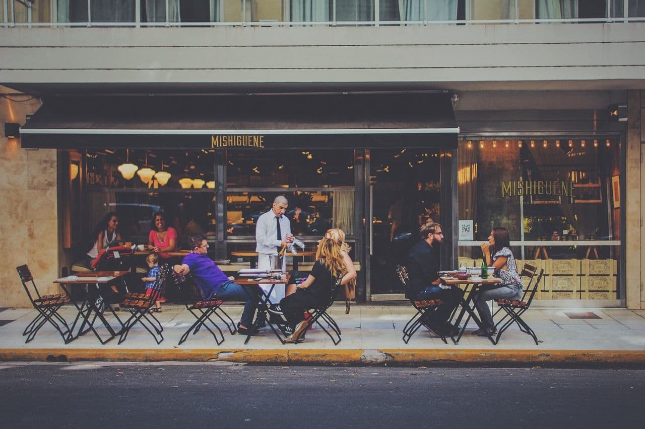 The Ultimate guide to Recruiting the Right Floor staff for your Restaurant